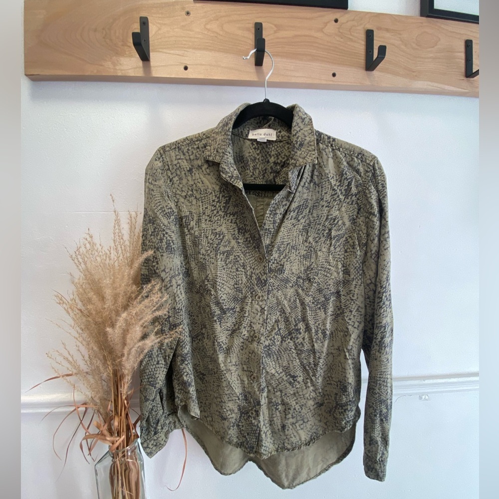Bella Dahl green khaki snake print blouse